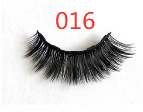 A Pair Of False Eyelashes With Magnets In Fashion